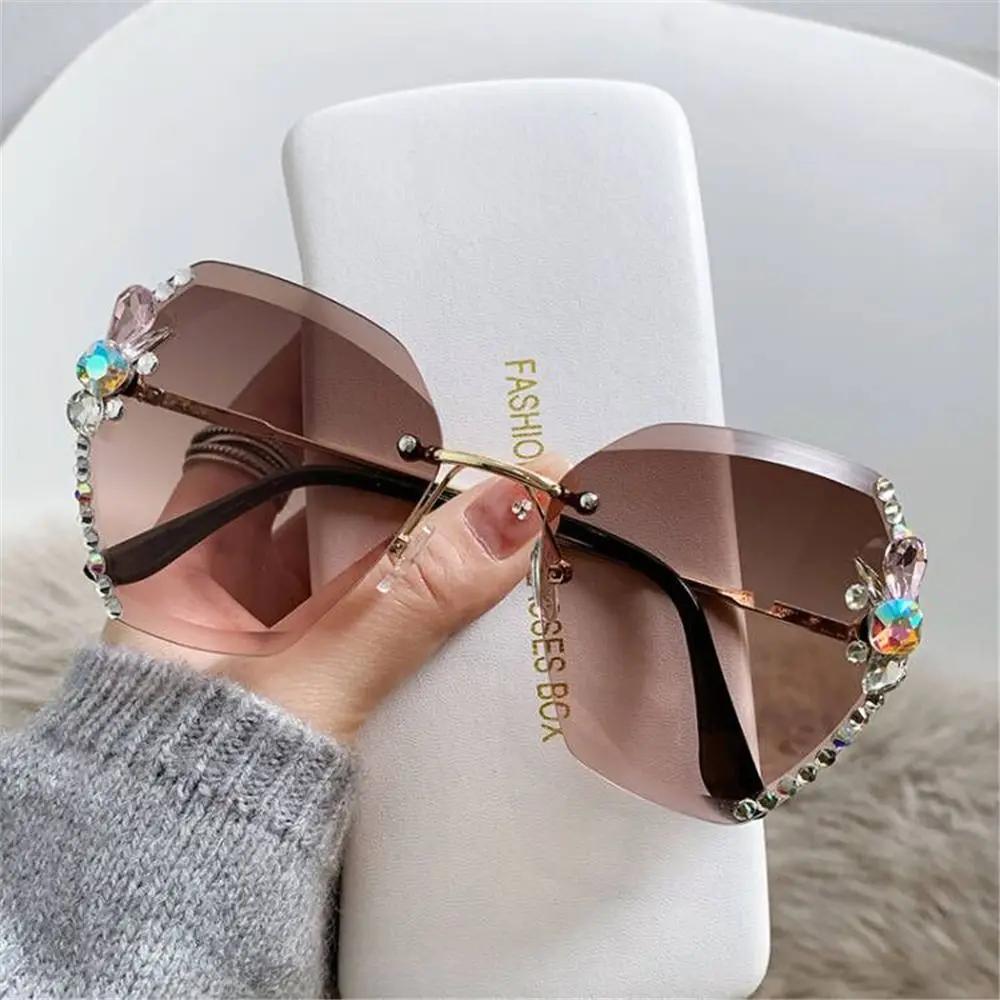 UV Protection Rimless Rhinestone Sunglasses Beach/Travel/Streetwear Shiny Gradient Shades Cutting Lens Sun Glasses for Women
UV Protection Rimless Rhinestone Sunglasses Beach/Travel/Streetwear Shiny Gradient Shades Cutting Lens Sun Glasses for Women