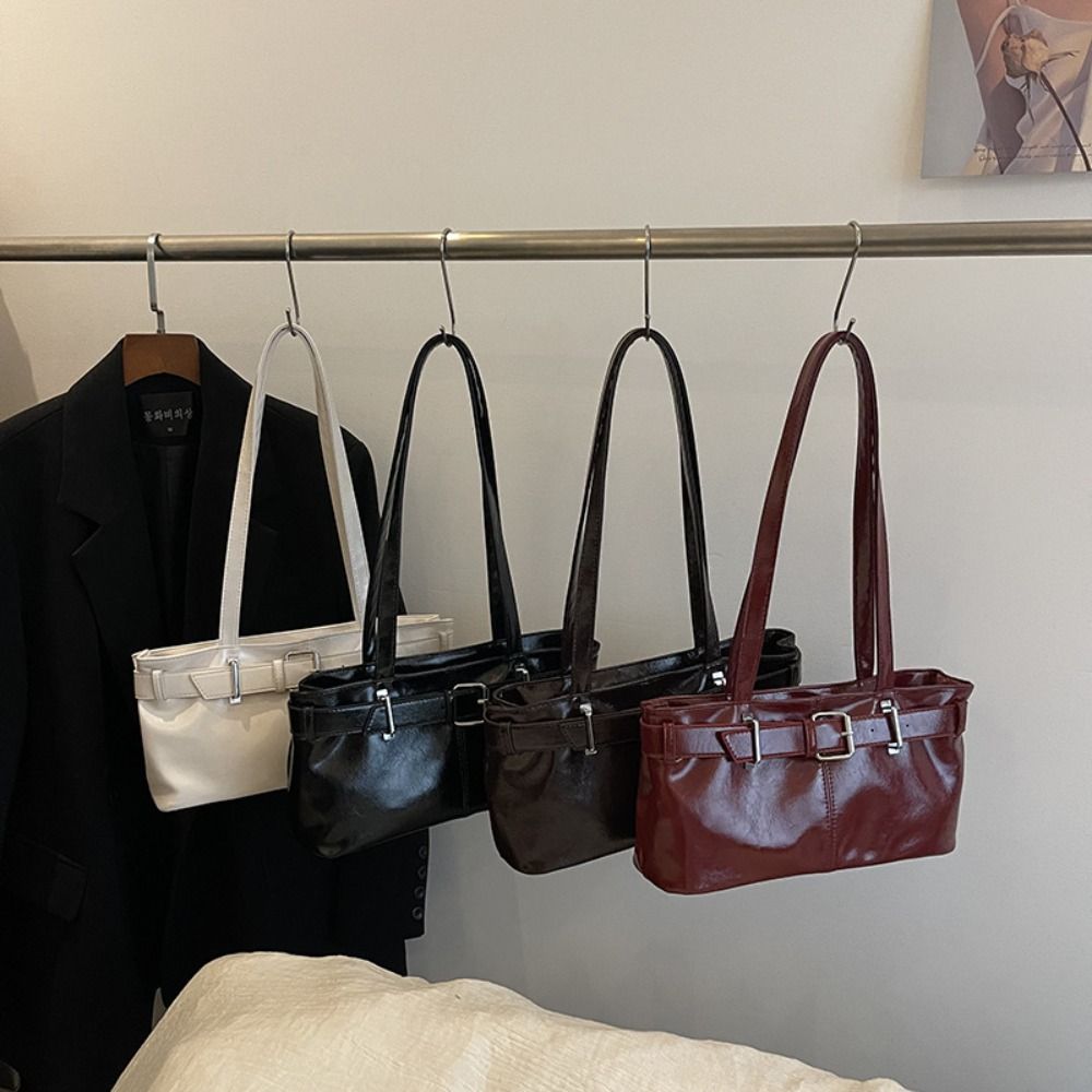 French Leather Underarm Bag Solid Color Women s Armpit Bag Fashion Buckle Shoulder Bag Ladies чорний
French Leather Underarm Bag Solid Color Women s Armpit Bag Fashion Buckle Shoulder Bag Ladies чорний