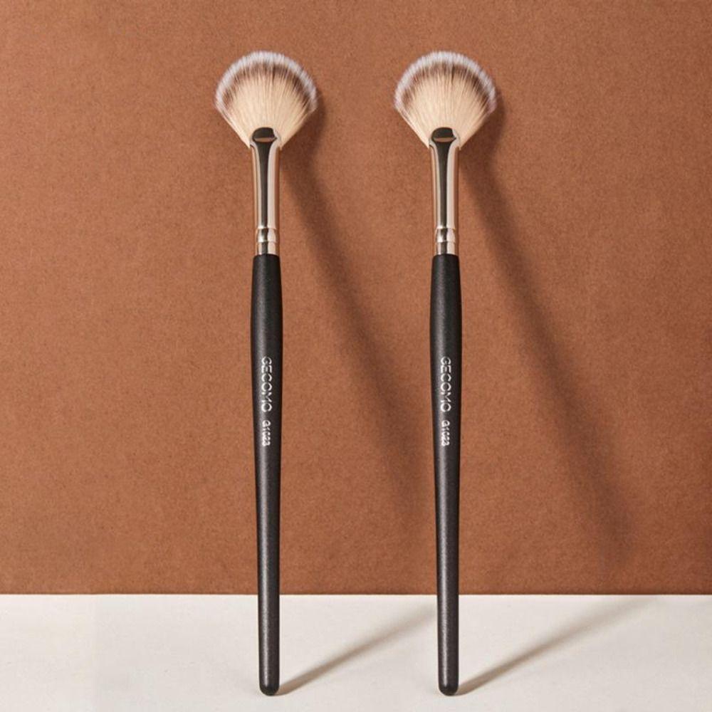 Bronzer Contour Cosmetic Makeup Tool Blush Brush Highlighter Brush Loose Powder Brush Makeup Brush
Bronzer Contour Cosmetic Makeup Tool Blush Brush Highlighter Brush Loose Powder Brush Makeup Brush