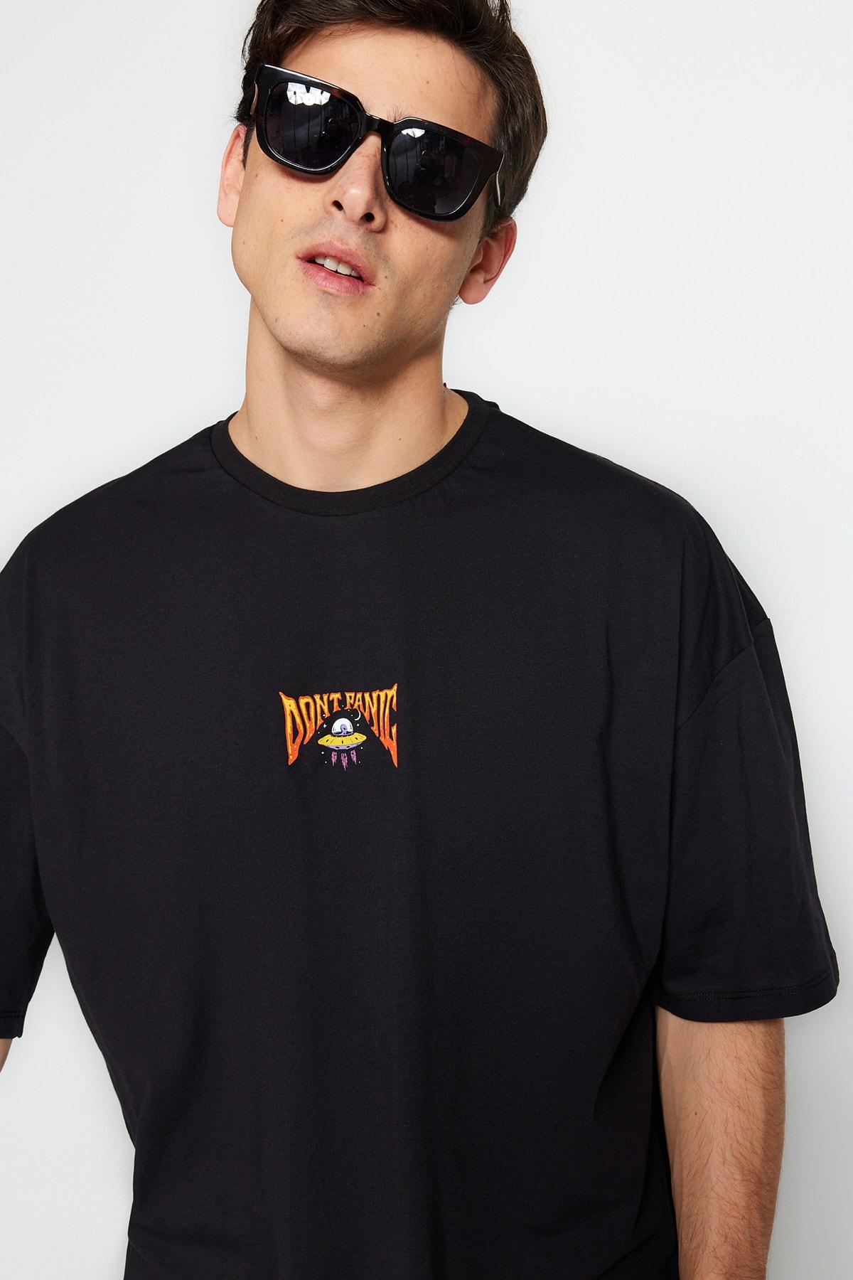 Men s Fashion New T-Shirt Black Oversize Wide Cut Short Sleeve Space Printed 100% Cotton T-Shirt
Men s Fashion New T-Shirt Black Oversize Wide Cut Short Sleeve Space Printed 100% Cotton T-Shirt