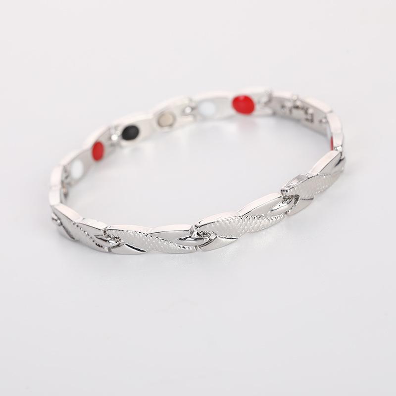 Изысканный браслет из магнитного сплава с гальваническим узором в виде дракона: Стильные европейские и американские украшения для рук
Изысканный браслет из магнитного сплава с гальваническим узором в виде дракона: Стильные европейские и американские украшения для рук