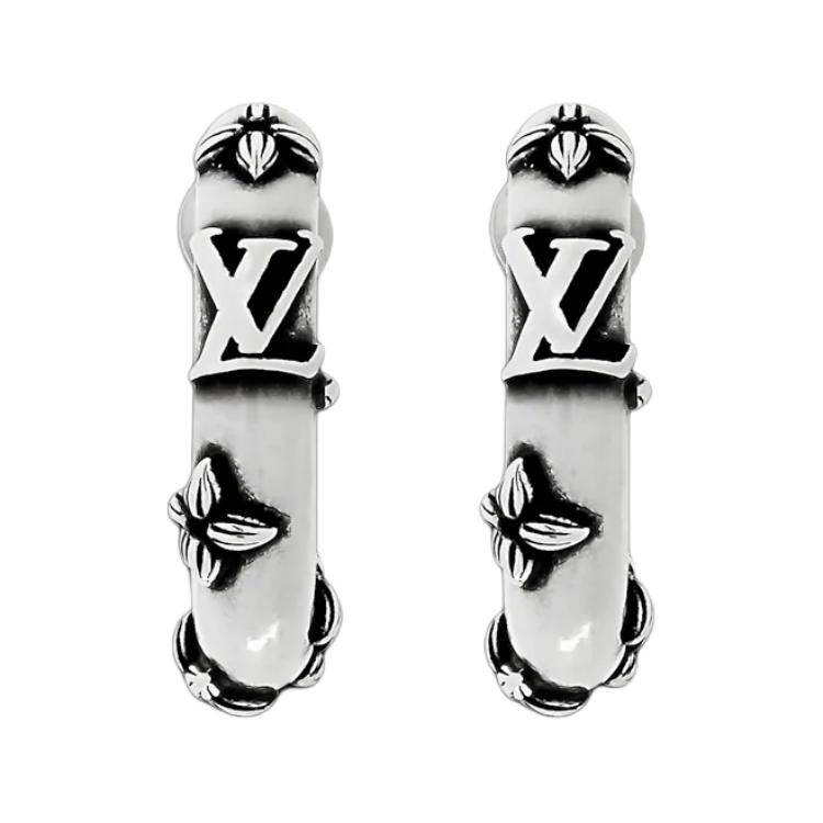 Louis Vuitton Spring Summer 2026 Collection Engraved Logo 925 Silver Earrings Men earrings M03665 Basic Packaging-Dust Bag+Box
Louis Vuitton Spring Summer 2026 Collection Engraved Logo 925 Silver Earrings Men earrings M03665 Basic Packaging-Dust Bag+Box