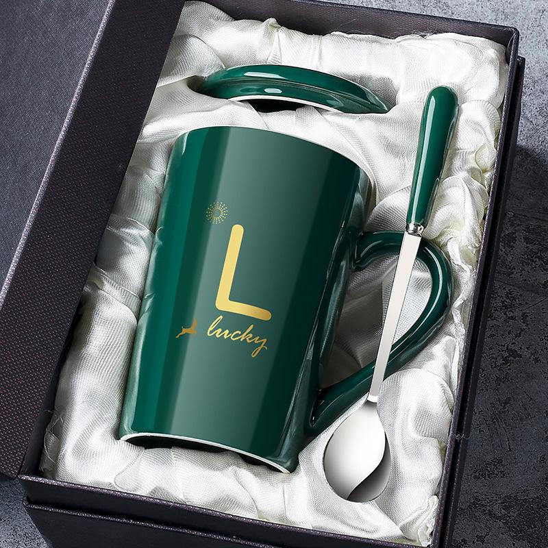 Кружка с крышкой и ложкой, керамическая чашка с отверстием, практичный подарок, сувенир, креативная кофейная чашка 301-400ml
Кружка с крышкой и ложкой, керамическая чашка с отверстием, практичный подарок, сувенир, креативная кофейная чашка 301-400ml