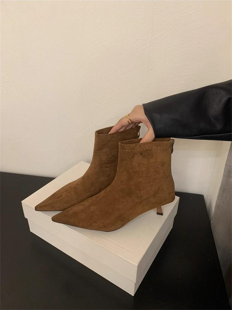 Остроносые короткие ботинки для женщин на осень и зиму 2025 года Новые короткие ботинки-чулки на молнии с эластичной вставкой и тонким каблуком, ботильоны на высоком каблуке для женщин 40 верблюд
Остроносые короткие ботинки для женщин на осень и зиму 2025 года Новые короткие ботинки-чулки на молнии с эластичной вставкой и тонким каблуком, ботильоны на высоком каблуке для женщин 40 верблюд