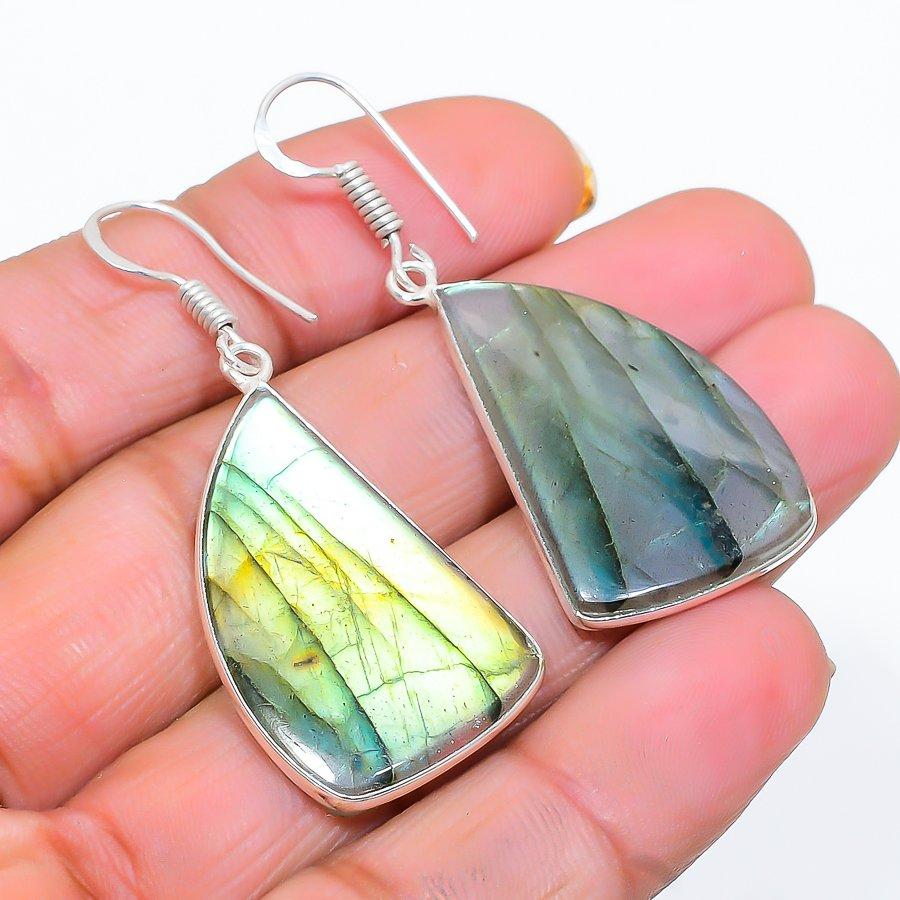 Labradorite Gemstone Handmade 925 Sterling Silver Jewelry Earring 1.89 GK-4788
Labradorite Gemstone Handmade 925 Sterling Silver Jewelry Earring 1.89 GK-4788