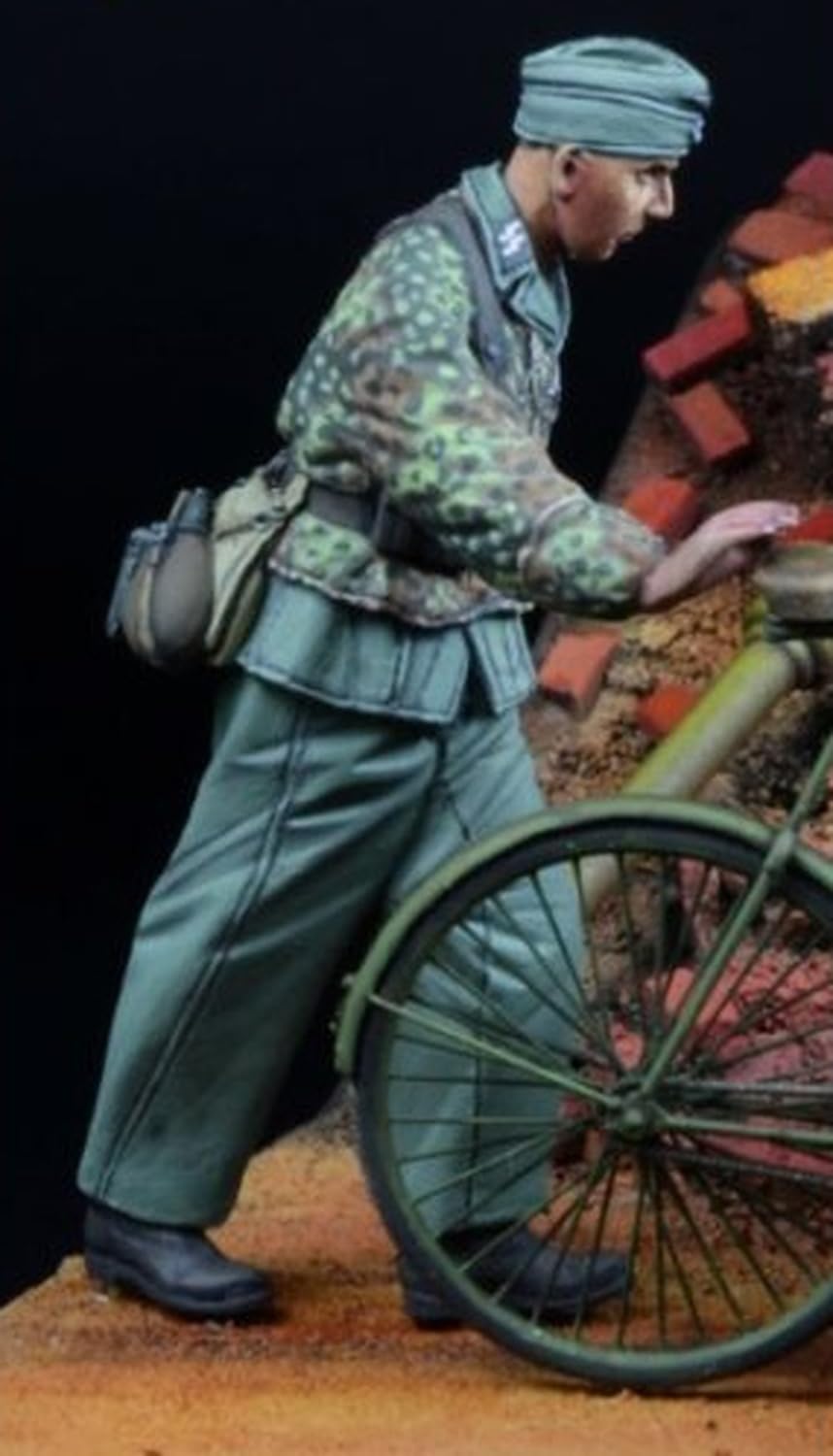 D-Day Miniatures 1/35 Scale WW2 German Waffen-SS Soldier Pushing a Car #2 1942-45 Resin Kit DD35273 (Person)
D-Day Miniatures 1/35 Scale WW2 German Waffen-SS Soldier Pushing a Car #2 1942-45 Resin Kit DD35273 (Person)