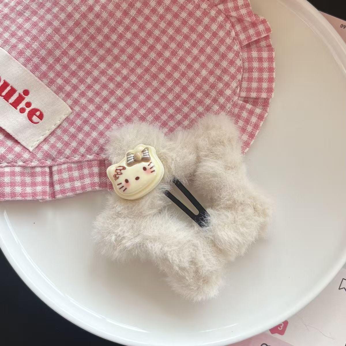 Minimalist Coffee-Colored Five-Pointed Star Hair Clip for Women
Minimalist Coffee-Colored Five-Pointed Star Hair Clip for Women