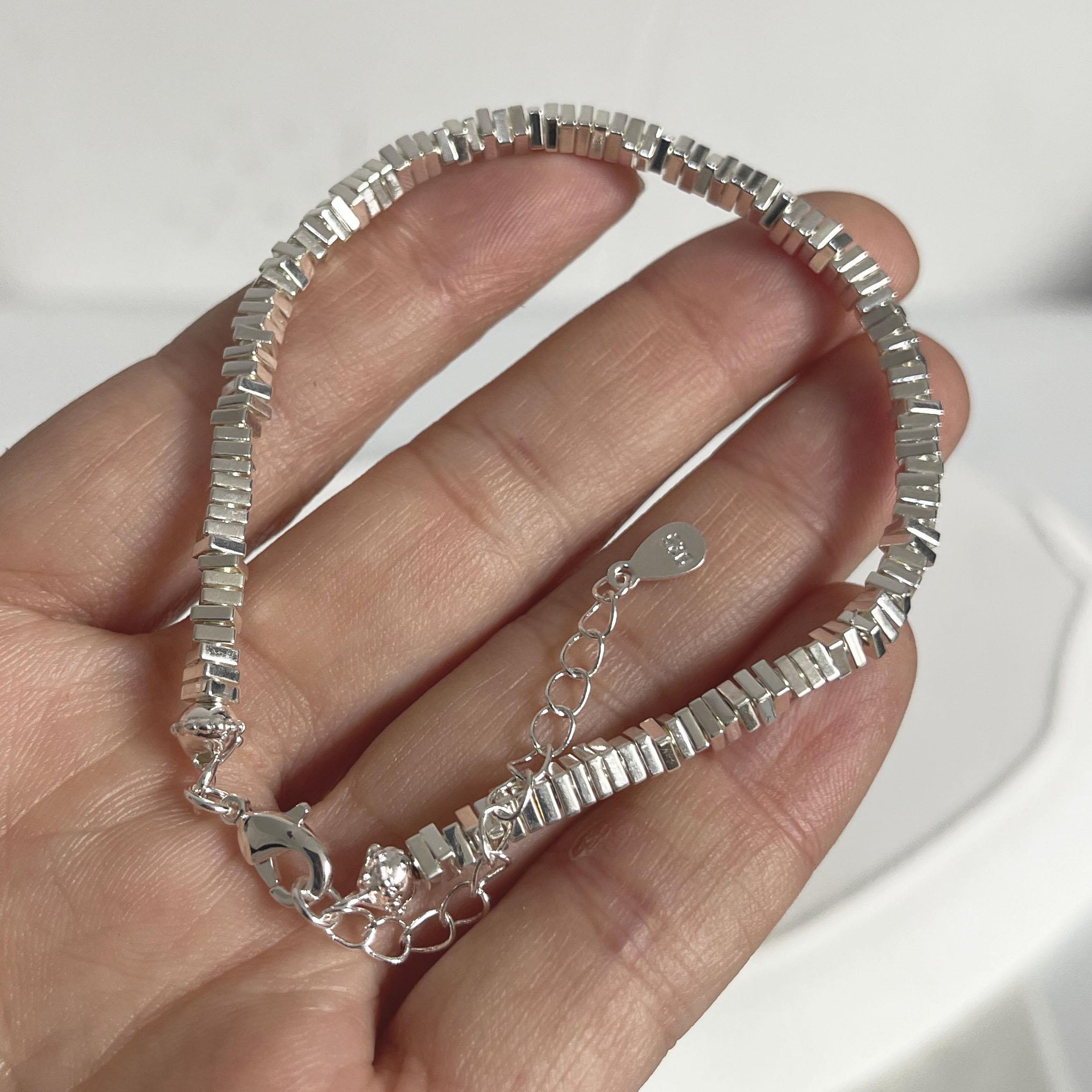 100% Solid 925 Sterling Silver Metal Bracelet for Women Handmade Simple Stone Bracelet Birthday Gift Party
100% Solid 925 Sterling Silver Metal Bracelet for Women Handmade Simple Stone Bracelet Birthday Gift Party