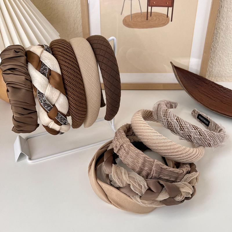 Autumn/Winter Fashion Brown Color Headbands Sponge Wide Crystal Hair Bands for Woman Temperament Hair Hoop Hair Accessories
Autumn/Winter Fashion Brown Color Headbands Sponge Wide Crystal Hair Bands for Woman Temperament Hair Hoop Hair Accessories