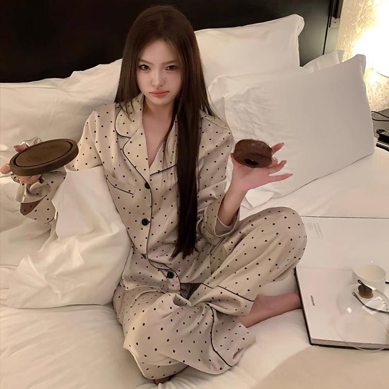 High-Value Ice Silk Thin Pajamas Women S Spring Black Polka Dot Long-Sleeved Suit Fashionable Loungewear Can Be Worn Outside 2XL
High-Value Ice Silk Thin Pajamas Women S Spring Black Polka Dot Long-Sleeved Suit Fashionable Loungewear Can Be Worn Outside 2XL