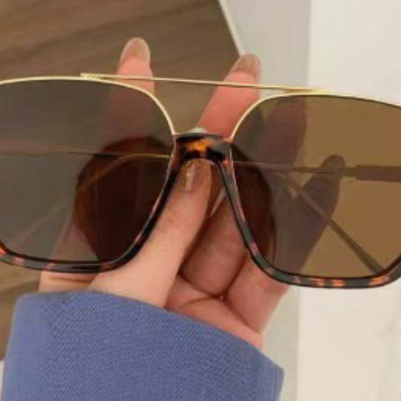 Korean Version of Fashion Temperament Half-frame Sunglasses Street Shot Plain Sunglasses Women
Korean Version of Fashion Temperament Half-frame Sunglasses Street Shot Plain Sunglasses Women