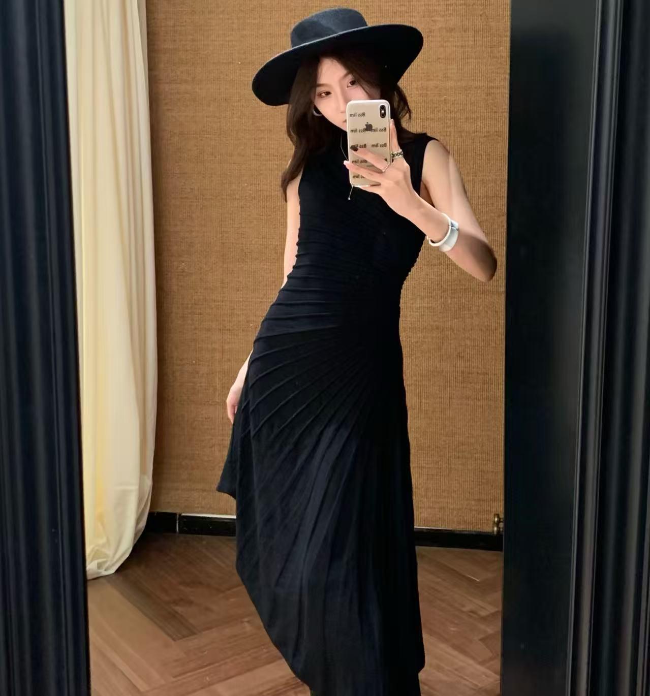 Women s Elegant Slim-Fit Sleeveless Shapewear Dress with Irregular Line Design Large чорний
Women s Elegant Slim-Fit Sleeveless Shapewear Dress with Irregular Line Design Large чорний