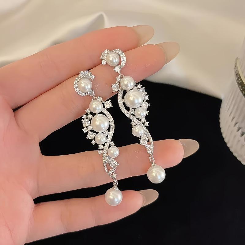 Luxurious Sparkling Cubic Zirconia Women s Earrings Imitation Pearl Bridal Long Pendant Accessories Wedding Zircon
Luxurious Sparkling Cubic Zirconia Women s Earrings Imitation Pearl Bridal Long Pendant Accessories Wedding Zircon