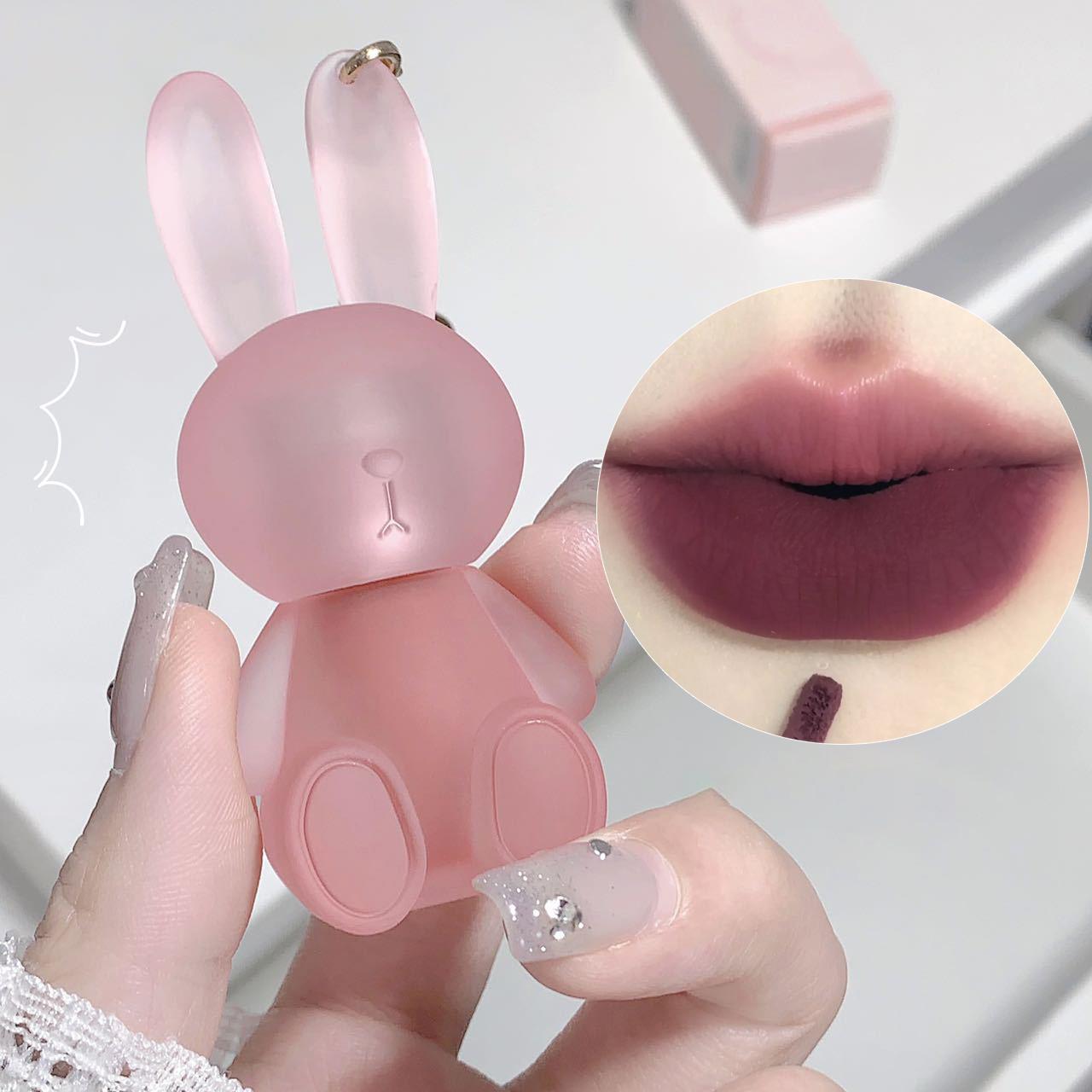 6 цветов Cute Bear Matte Brown Lip Mud Velvet Red Pink Keybrook Lipstick Waterproof Lasting Lip Glaze Cosmetic Portable Lip Gloss
6 цветов Cute Bear Matte Brown Lip Mud Velvet Red Pink Keybrook Lipstick Waterproof Lasting Lip Glaze Cosmetic Portable Lip Gloss