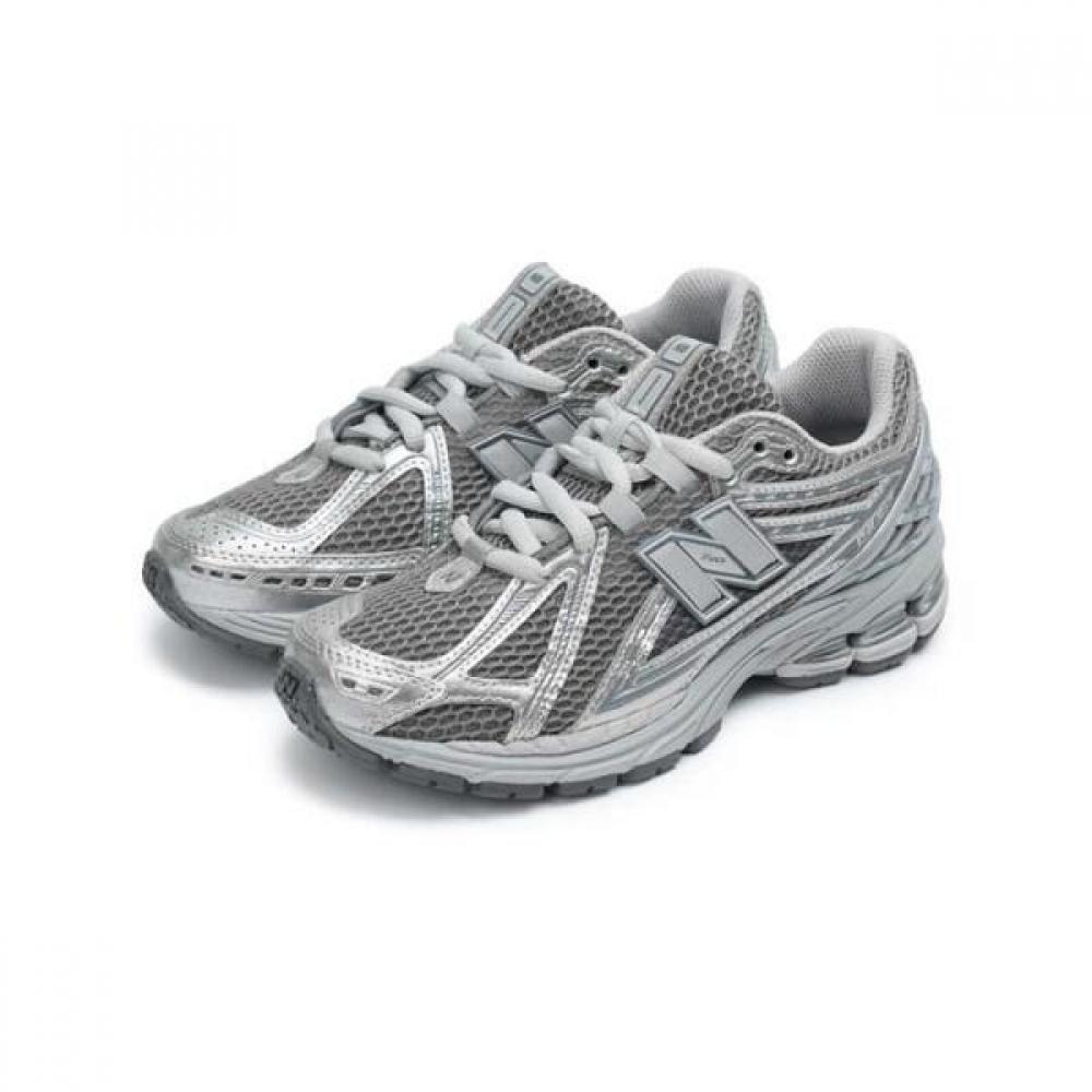 New Balance 1906r Гавань Серый Серебристый Металлик 230
New Balance 1906r Гавань Серый Серебристый Металлик 230