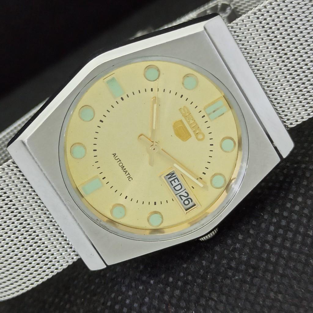 USED SEIKO 5 AUTOMATIC 6309A VINTAGE JAPAN MENS DAY/DATE WATCH 551i-a297861-9 SKU551i-a297861
USED SEIKO 5 AUTOMATIC 6309A VINTAGE JAPAN MENS DAY/DATE WATCH 551i-a297861-9 SKU551i-a297861