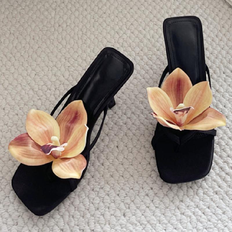 Модные милые сандалии-слайды с узким ремешком в виде цветка для женщин, квадратный носок, перемычка для пальца, тонкий каблук, шлепанцы, летняя мода, комфорт, большой размер, женская обувь 43 чёрный
Модные милые сандалии-слайды с узким ремешком в виде цветка для женщин, квадратный носок, перемычка для пальца, тонкий каблук, шлепанцы, летняя мода, комфорт, большой размер, женская обувь 43 чёрный