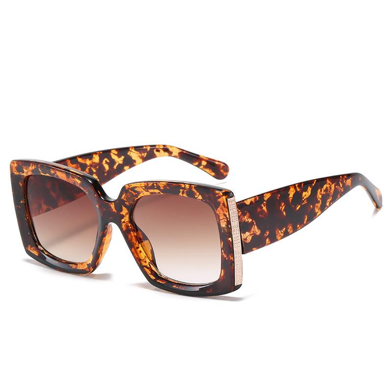 Квадратные солнцезащитные очки, Модные солнцезащитные очки Xiaoxiang для женщин, Универсальные очки с широкими дужками spot
Квадратные солнцезащитные очки, Модные солнцезащитные очки Xiaoxiang для женщин, Универсальные очки с широкими дужками spot