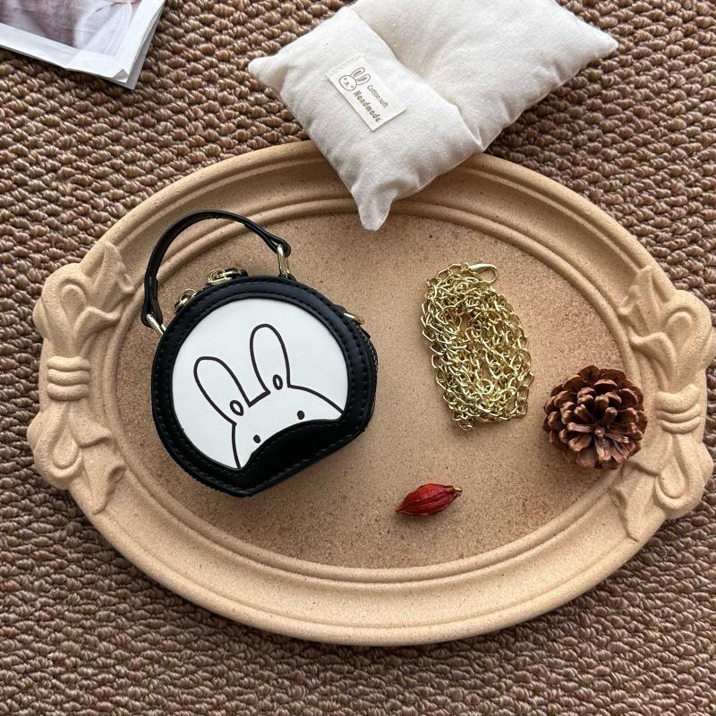 Модная сумка-мессенджер и сумка-тоут в виде кролика для девочек, 2025 год – милый круглый аксессуар для маленьких девочек. чёрный
Модная сумка-мессенджер и сумка-тоут в виде кролика для девочек, 2025 год – милый круглый аксессуар для маленьких девочек. чёрный