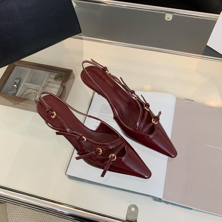 New Baotou patent leather one-word buckle single shoes thin heel Baotou sandals women s sexy black silk pointed high heels 40 бордовый
New Baotou patent leather one-word buckle single shoes thin heel Baotou sandals women s sexy black silk pointed high heels 40 бордовый
