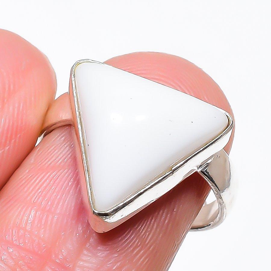 White Coral Gemstone 925 Sterling Silver Jewelry Ring Size Adjustable KJ-424
White Coral Gemstone 925 Sterling Silver Jewelry Ring Size Adjustable KJ-424