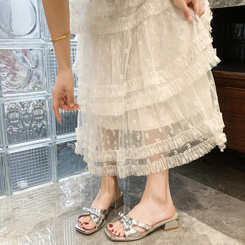 Summer new gentle wind slippers women s summer outer wear temperament holiday thick heel square head sandals 40 шампанського
Summer new gentle wind slippers women s summer outer wear temperament holiday thick heel square head sandals 40 шампанського