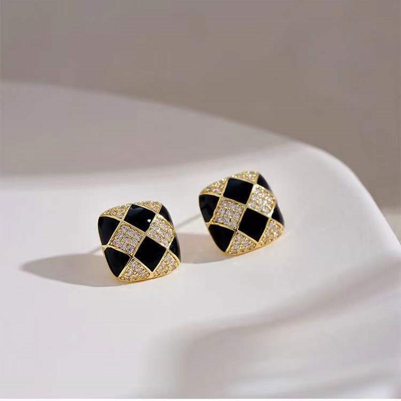 Black Enamel Rhombus Stud Earrings for Women Small Crystal Square Earrings Chessboard Grid Korean Fashion Girls Ear Accessories
Black Enamel Rhombus Stud Earrings for Women Small Crystal Square Earrings Chessboard Grid Korean Fashion Girls Ear Accessories