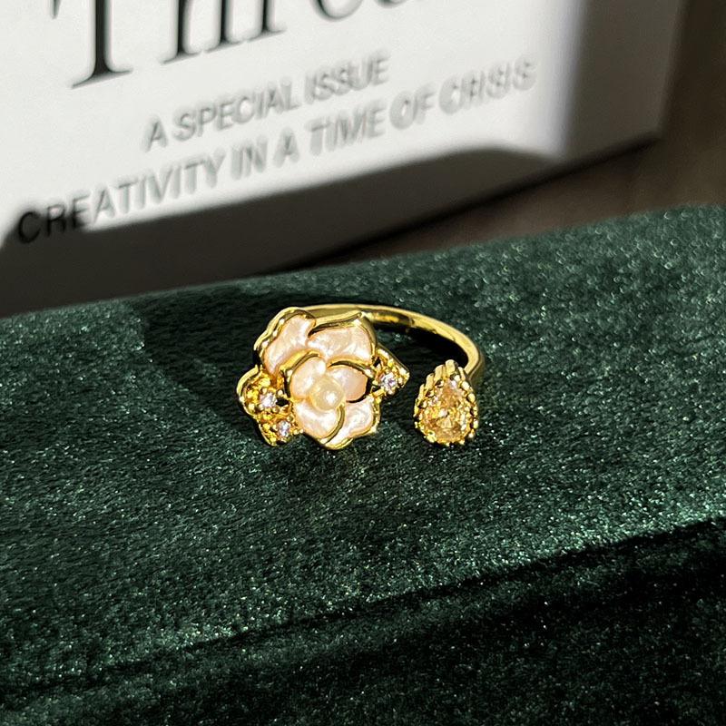 2026 Gentle Blooming Butterfly Flower Sweet Opening Ring Female Pure Desire Wind Temperament Light Luxury Advanced Sense Index Finger Ring Resizable
2026 Gentle Blooming Butterfly Flower Sweet Opening Ring Female Pure Desire Wind Temperament Light Luxury Advanced Sense Index Finger Ring Resizable