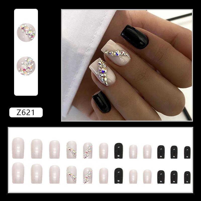 Medium and long European square aurora broken diamond wearing nail, sweet and cool solid color nail art film, European and American spice girls
Medium and long European square aurora broken diamond wearing nail, sweet and cool solid color nail art film, European and American spice girls