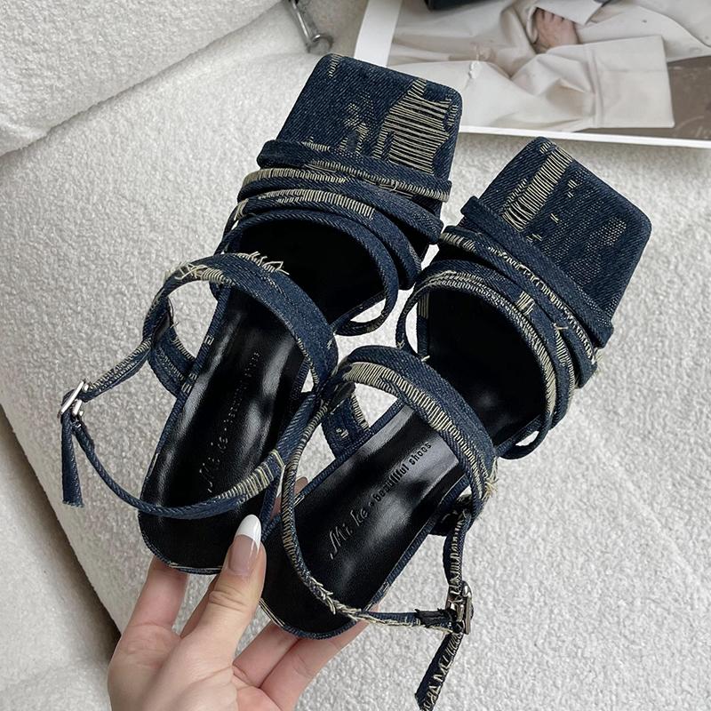Туфли-лодочки в стиле ретро-ковбоя на высоком каблуке 20243, новые модные простые нескользящие женские сандалии с квадратной головкой и кисточками, лето 39 темно-синий
Туфли-лодочки в стиле ретро-ковбоя на высоком каблуке 20243, новые модные простые нескользящие женские сандалии с квадратной головкой и кисточками, лето 39 темно-синий