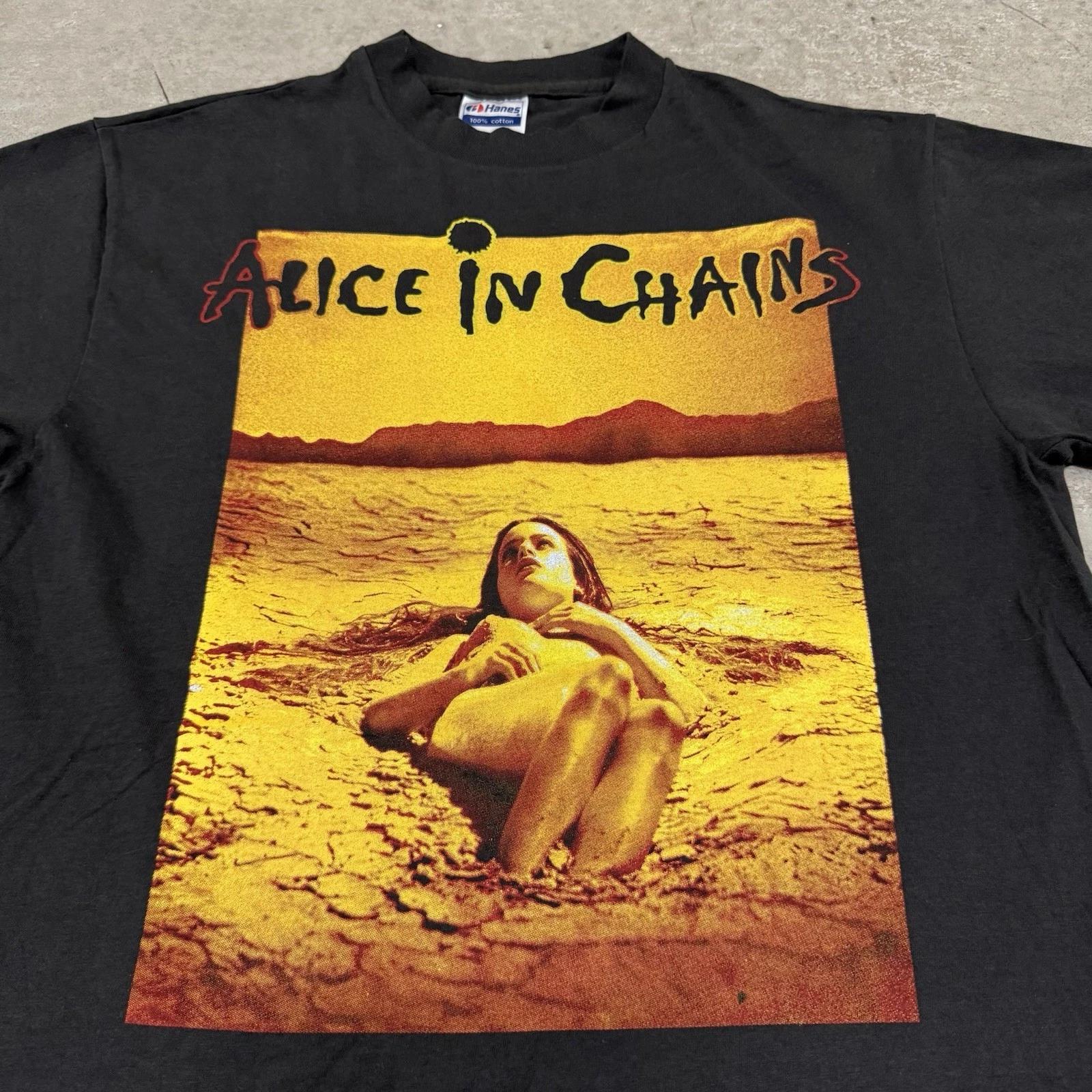 Vintage ALICE IN CHAINS Dirt Album T-Shirt 1992 Tour Concert Band Tee L REPRINT S
Vintage ALICE IN CHAINS Dirt Album T-Shirt 1992 Tour Concert Band Tee L REPRINT S