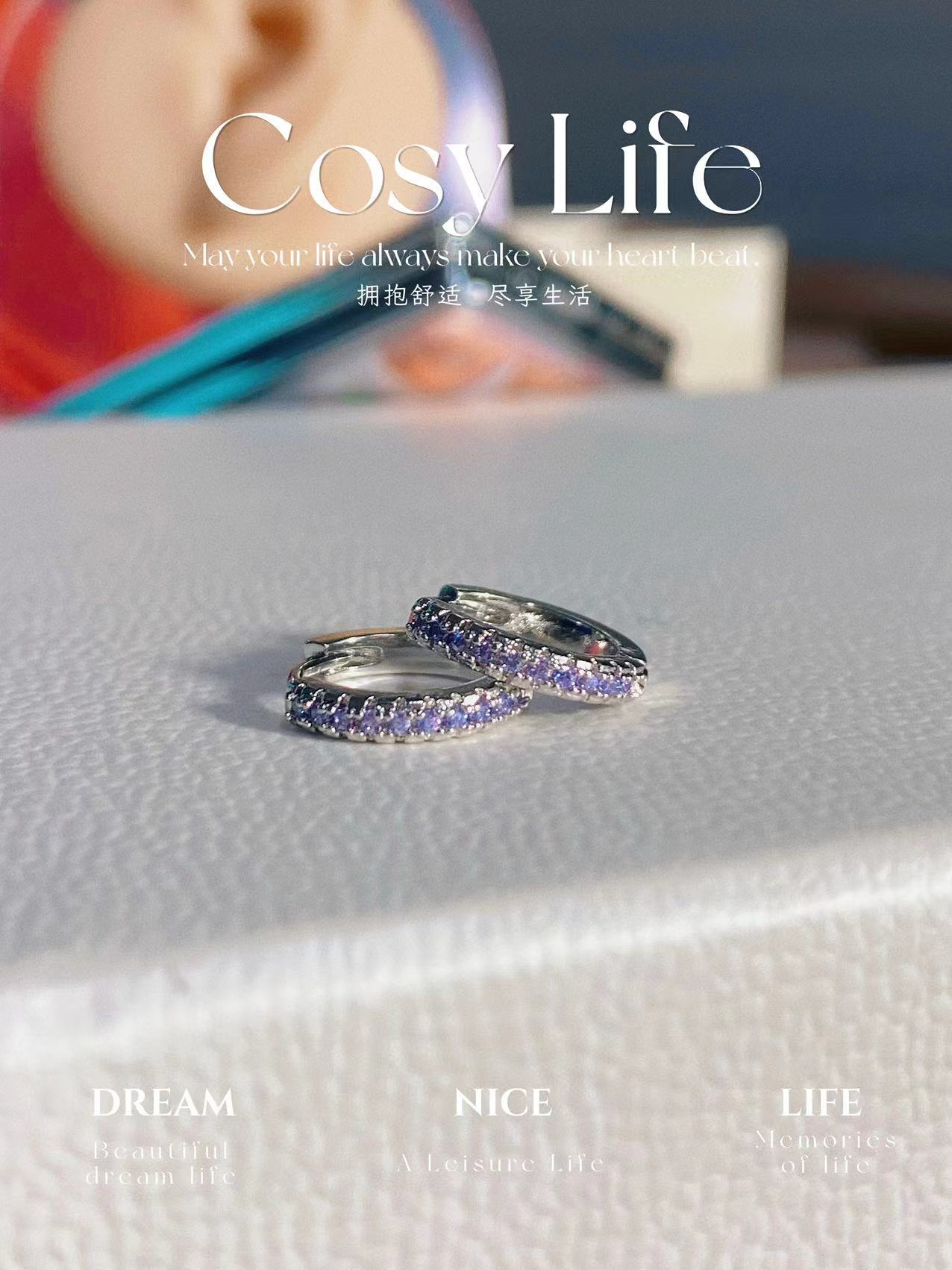 Sparkling multi-color half-circle diamond earrings, niche temperament, purple zircon ear buckles, simple and exquisite earrings.
Sparkling multi-color half-circle diamond earrings, niche temperament, purple zircon ear buckles, simple and exquisite earrings.