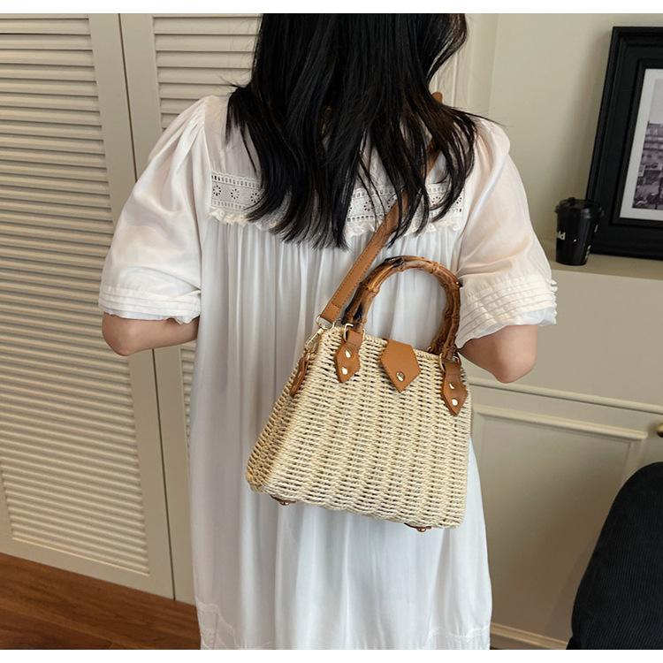 Wind straw woven bag women s 2025 summer new retro portable bamboo bag versatile shoulder messenger bag beach bag
Wind straw woven bag women s 2025 summer new retro portable bamboo bag versatile shoulder messenger bag beach bag