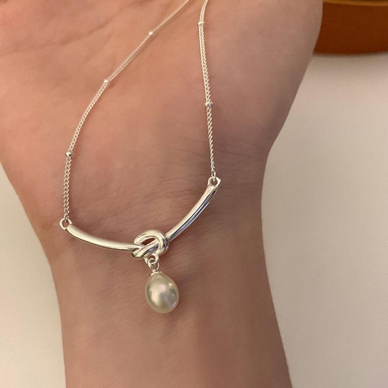 Ожерелье с подвеской из плетеного металла с пресноводным жемчугом, женская нишевая индивидуальность, простая, универсальная, темпераментная, модная, цепочка на шею, цепочка на ключицу