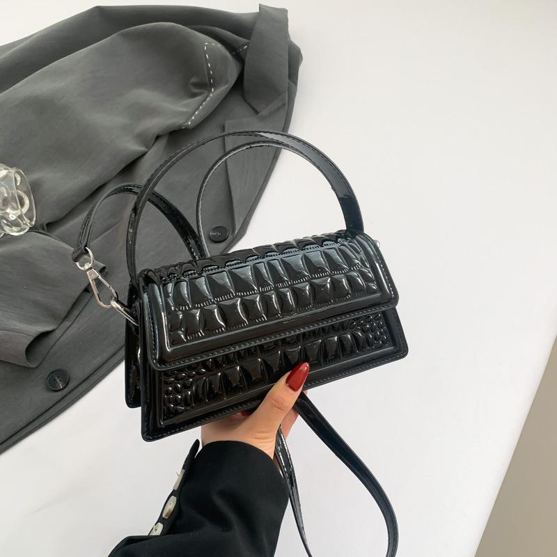 2025 зима новый тренд портативная маленькая квадратная сумка женская легкая роскошная модная простая повседневная на плечо мессенджер женская сумка чёрный