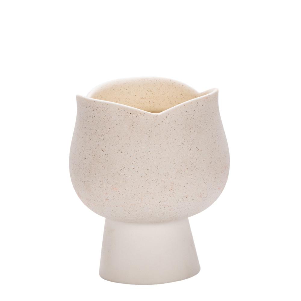 Romantic Tulips Candle Holder Ceramic Candlestick Creative Candlestick Cups Home Decoration
Romantic Tulips Candle Holder Ceramic Candlestick Creative Candlestick Cups Home Decoration