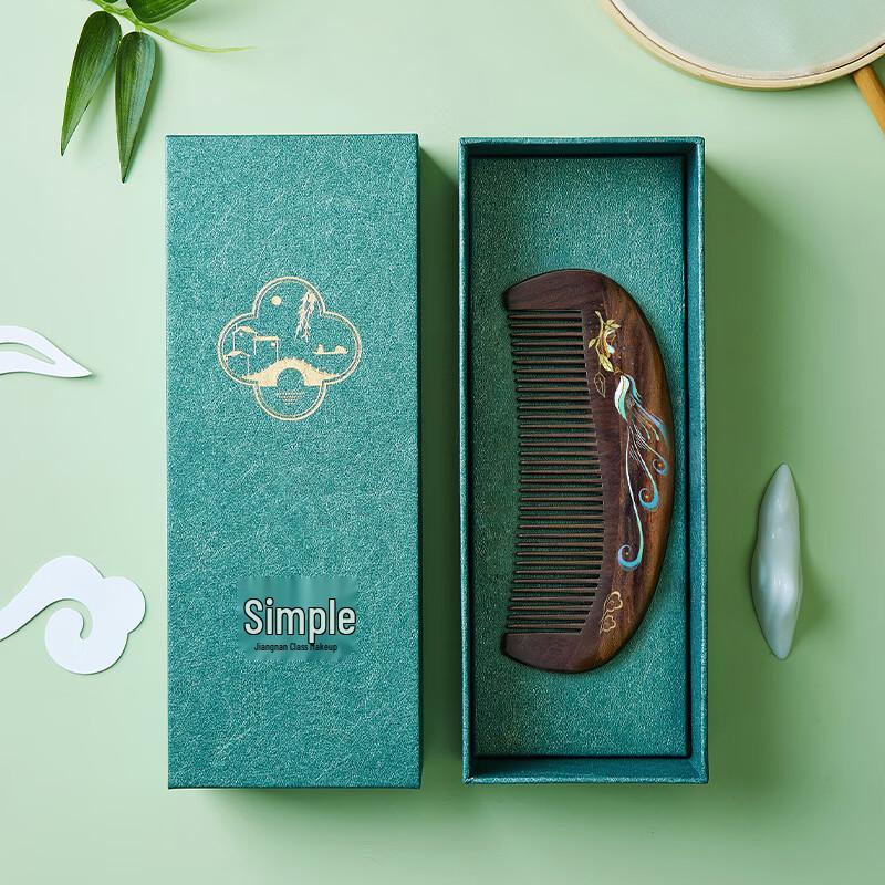 Elegant Sandalwood Hair Comb
Elegant Sandalwood Hair Comb