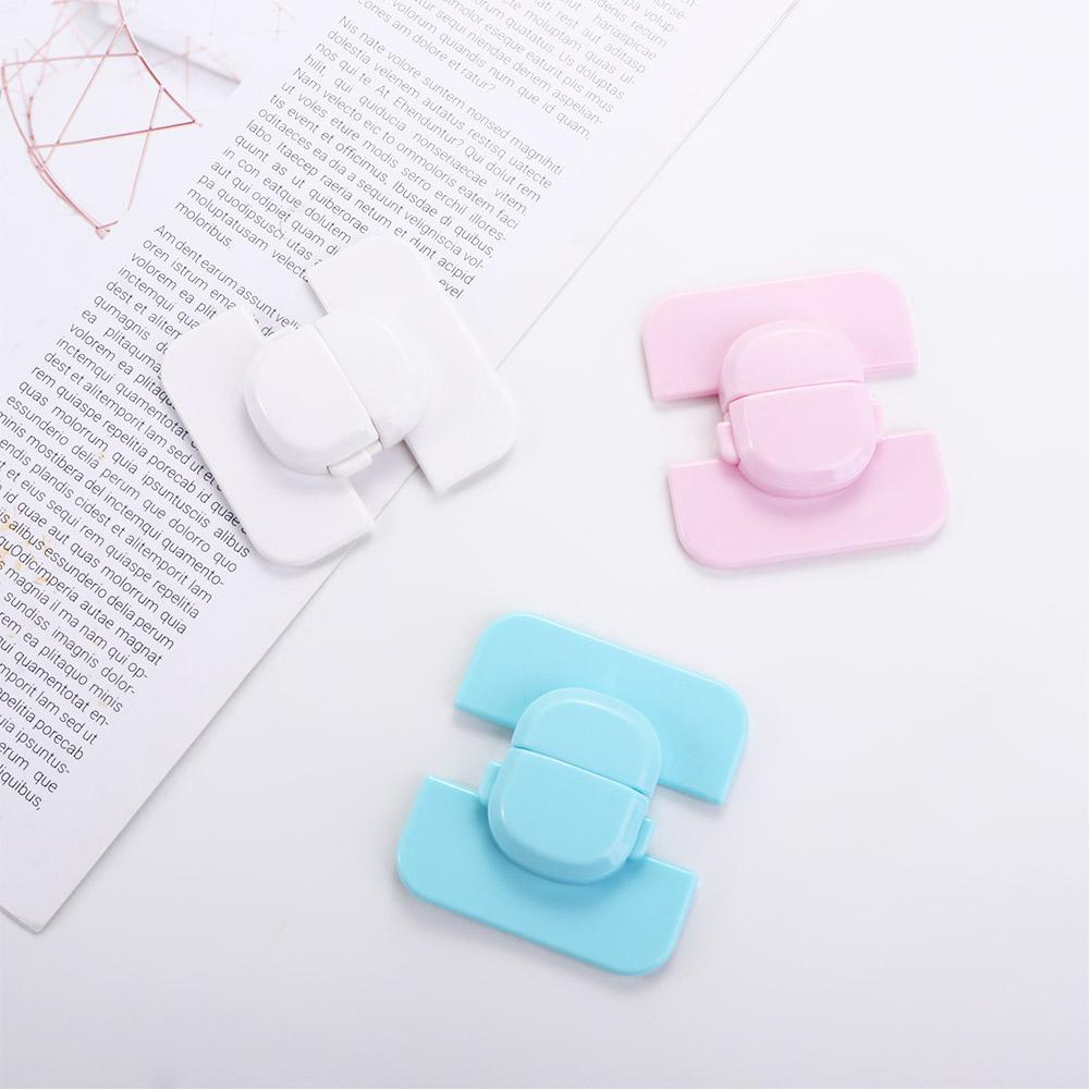 ABS Fridge Freezer Door Protection Baby Kids Safety Lock Anti-Clip Hand Fridge Freezer Lock білий
ABS Fridge Freezer Door Protection Baby Kids Safety Lock Anti-Clip Hand Fridge Freezer Lock білий