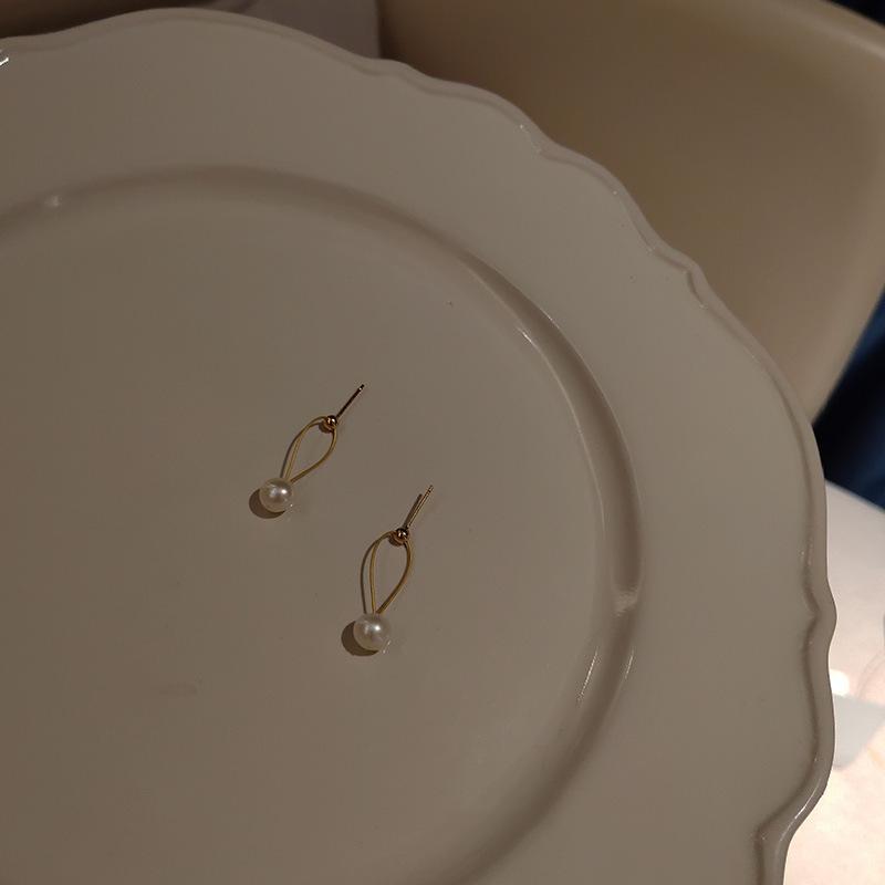 Recommended jewelry: French-style natural pearl earrings for women, teardrop shape14k Gold-plated, unique design with a niche appeal
Recommended jewelry: French-style natural pearl earrings for women, teardrop shape14k Gold-plated, unique design with a niche appeal