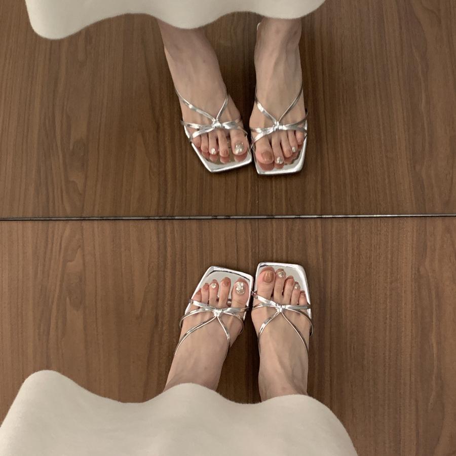 High-end temperament open-toed slippers women wear kittens with skirts, silver sandals women 35
High-end temperament open-toed slippers women wear kittens with skirts, silver sandals women 35
