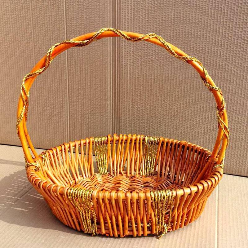 Handwoven Wicker Fruit Basket
Handwoven Wicker Fruit Basket