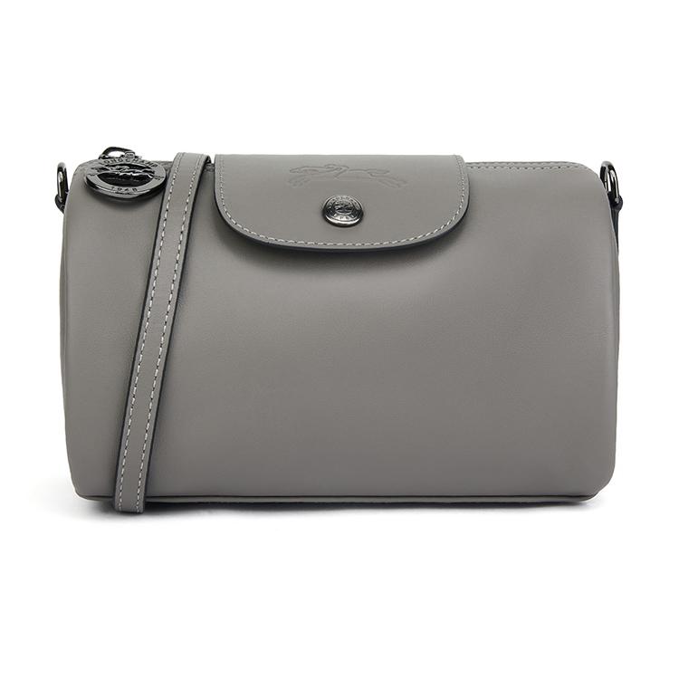 Longchamp Le Pliage Xtra Adjustable Detachable Shoulder Strap Zipper Closure Leather Cylinder Cosmetic Bag Mini Women bags Gray 10255987P55 Basic Set (Bag+Dust Bag)
Longchamp Le Pliage Xtra Adjustable Detachable Shoulder Strap Zipper Closure Leather Cylinder Cosmetic Bag Mini Women bags Gray 10255987P55 Basic Set (Bag+Dust Bag)