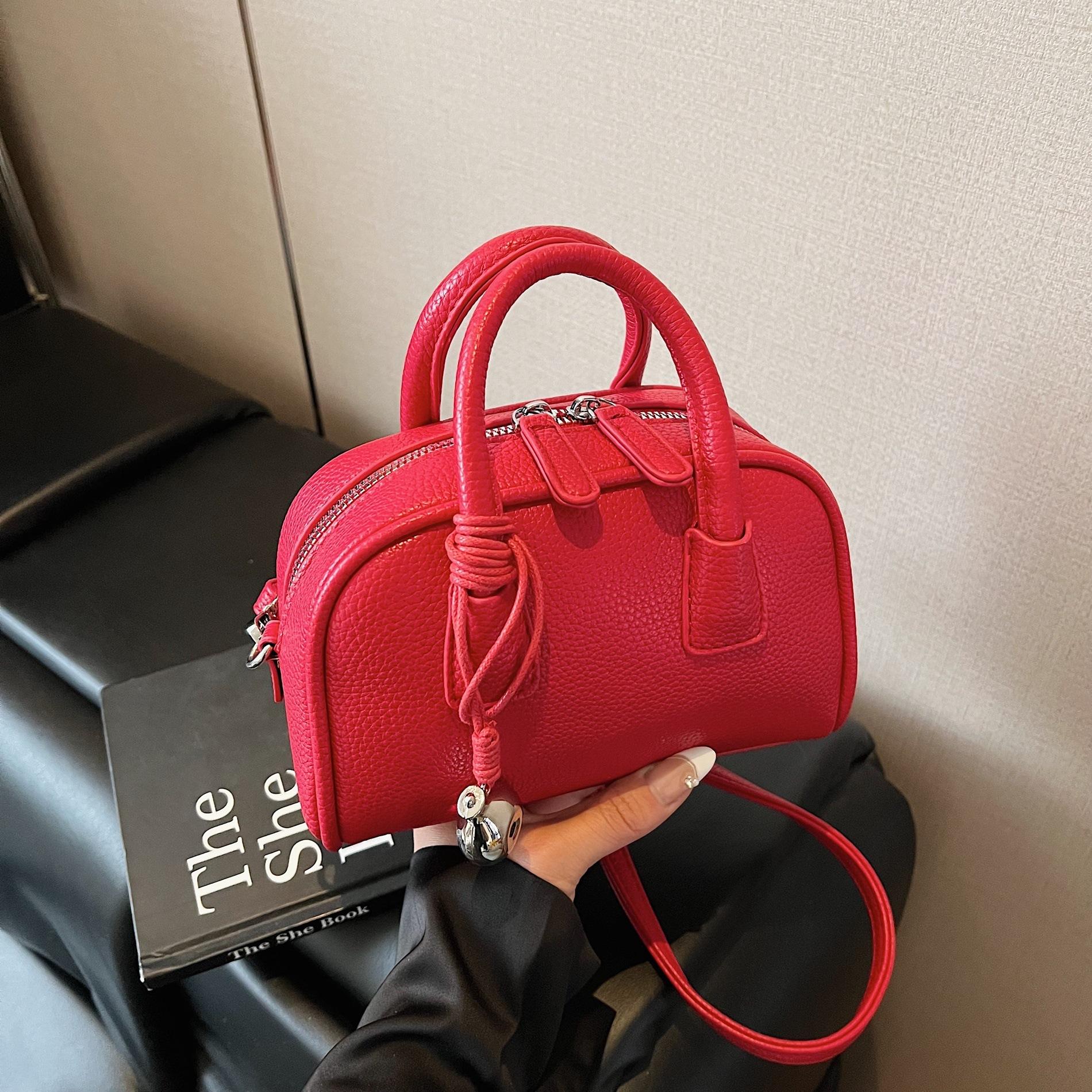 2026 Minimalist Lychee Pattern Handbag Ins Casual Small Square Bag Commuting Korean Style Women s Crossbody Bags червоний
2026 Minimalist Lychee Pattern Handbag Ins Casual Small Square Bag Commuting Korean Style Women s Crossbody Bags червоний