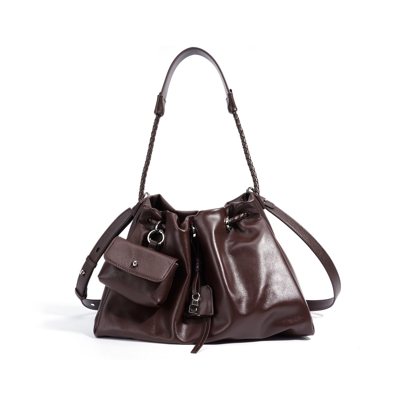 2025 Fashionable Soft Texture Drawstring Women s Underarm Bag New Genuine Leather Handbag with Wallet High-End Crossbody Bag
2025 Fashionable Soft Texture Drawstring Women s Underarm Bag New Genuine Leather Handbag with Wallet High-End Crossbody Bag