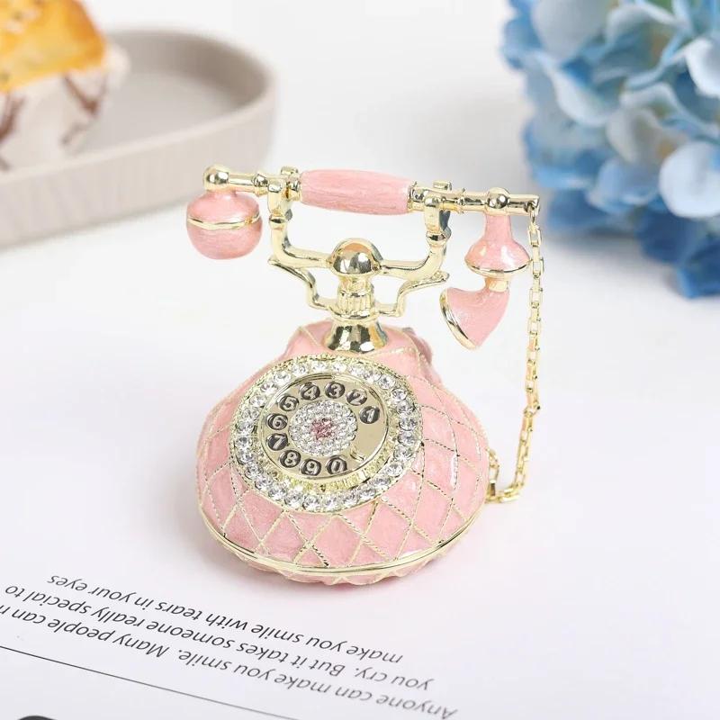Popular Enamel Jewelry Box with Seven Treasures Burnt Hand Crafts Retro European Telephone Creative Decoration Home рожевий
Popular Enamel Jewelry Box with Seven Treasures Burnt Hand Crafts Retro European Telephone Creative Decoration Home рожевий