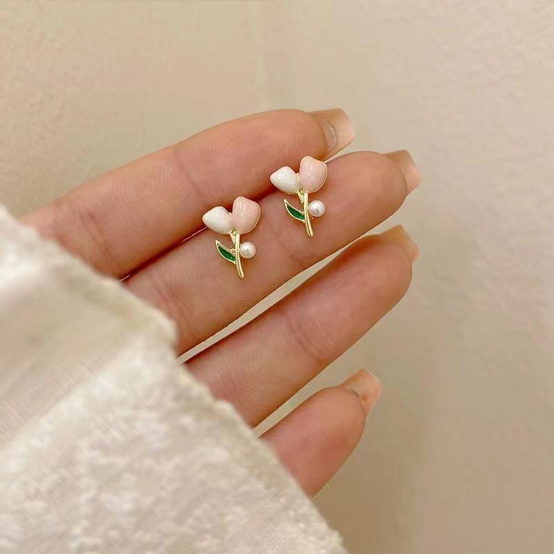Small Fresh And Sweet Tulip Flower Stud Earrings Femininity Niche Versatile Girly Earrings Earrings
Small Fresh And Sweet Tulip Flower Stud Earrings Femininity Niche Versatile Girly Earrings Earrings