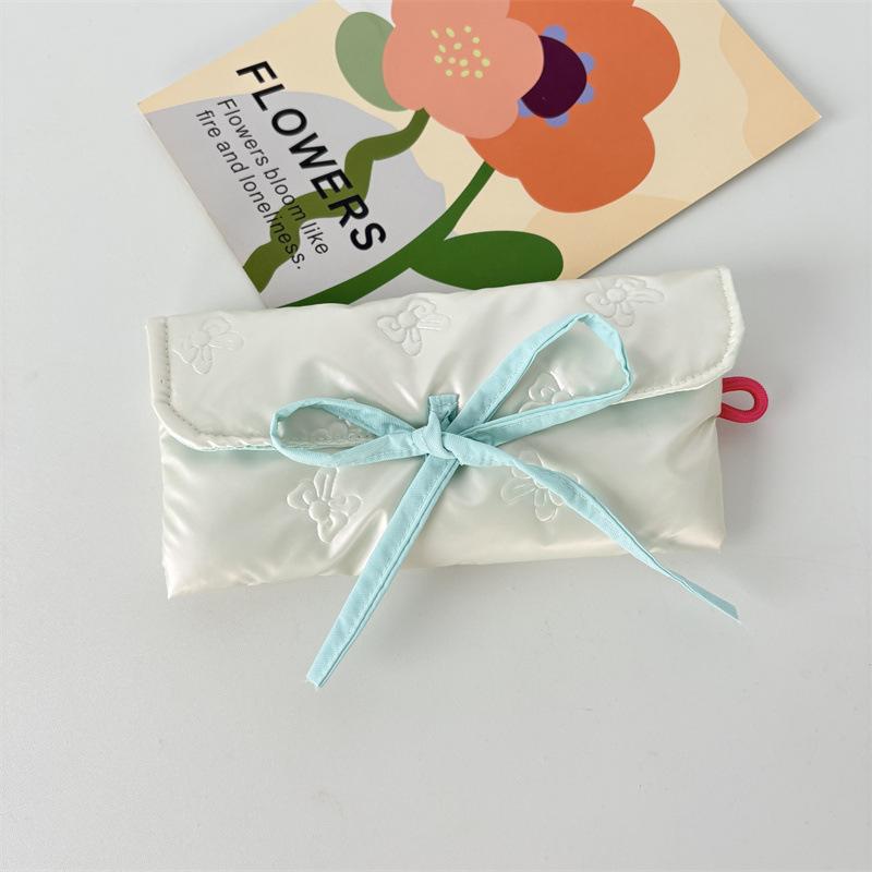 Ins Style Bow Lace Shaped Flip Pencil Case Sweet Large Capacity Stationery Multifunctional Coin Purse Card Holder Storage Bag as the picture
Ins Style Bow Lace Shaped Flip Pencil Case Sweet Large Capacity Stationery Multifunctional Coin Purse Card Holder Storage Bag as the picture