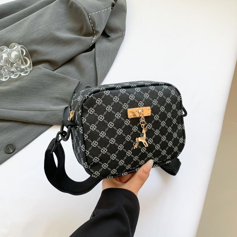 Stylish Vintage Pu Crossbody Shoulder Bag For Women In Black White Brown Colors чёрный
Stylish Vintage Pu Crossbody Shoulder Bag For Women In Black White Brown Colors чёрный