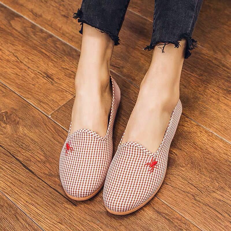 Women s shoes soft sole non-slip wear-resistant middle-aged and elderly mother shoes one pedal lazy shoes 41
Women s shoes soft sole non-slip wear-resistant middle-aged and elderly mother shoes one pedal lazy shoes 41