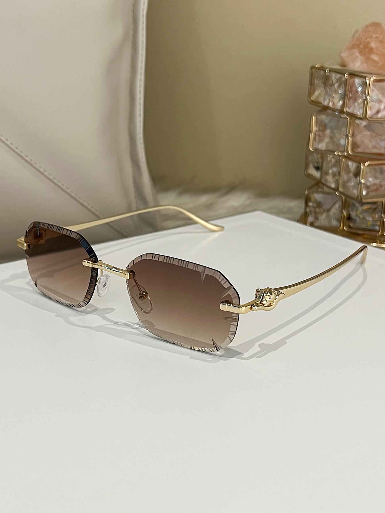 Y2K Minimalist High-Quality Frameless Fashion Sunglasses with Decorative Temple Tips for Daily Styling And Street Photography
Y2K Minimalist High-Quality Frameless Fashion Sunglasses with Decorative Temple Tips for Daily Styling And Street Photography
